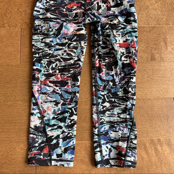 *SOLD* LULULEMON Break free crop sz 2 leggings Nulux 17" - Picture 11 of 13